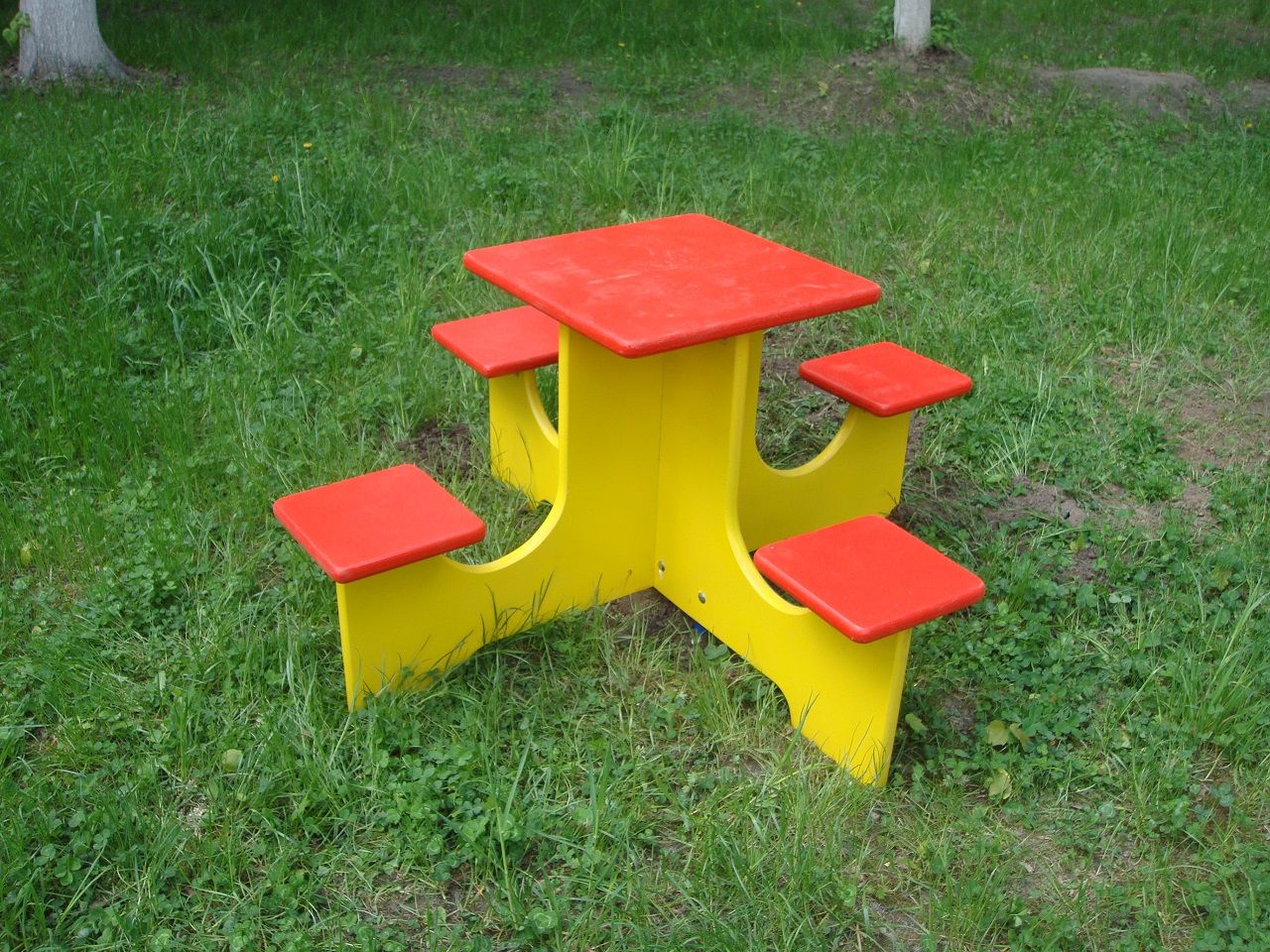 Детский небольшой столик для детских площадок СКИФ